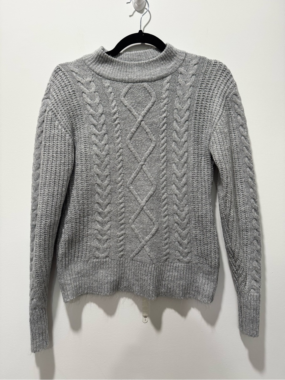 Brave Soul Light Gray Cable Knit Sweater | Good Used Condition